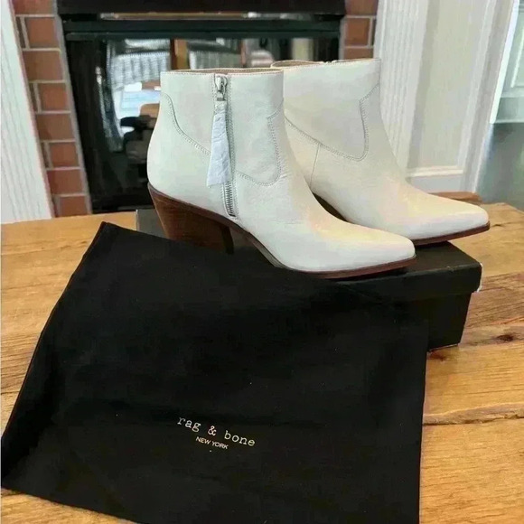 Rag & Bone Razor Boot ~Antq White~9.5 / 39.5 ~ NEW IN BOX WITH DUST BAG TOO 😳!! - Picture 7 of 11